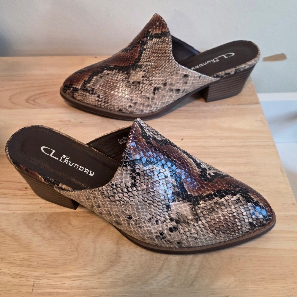 CL by Laundry Women 8 Mules Snakeskin Pointed Toe Block Heel Brown Tan CDV-026